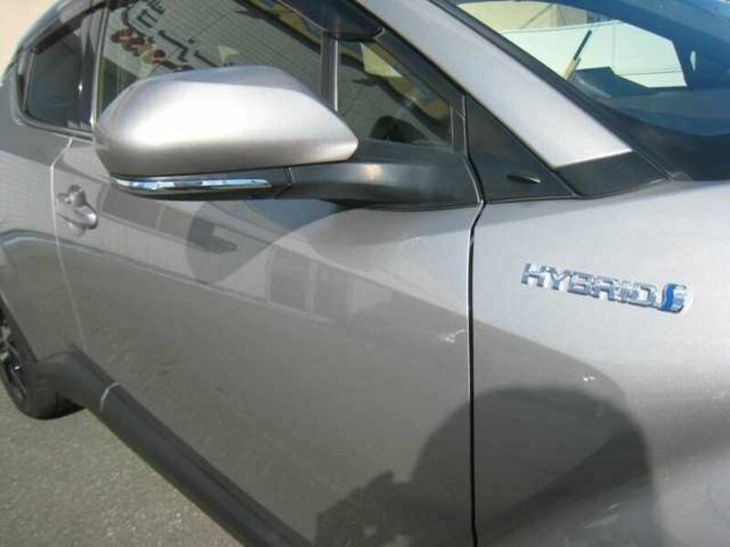 C-HR-12