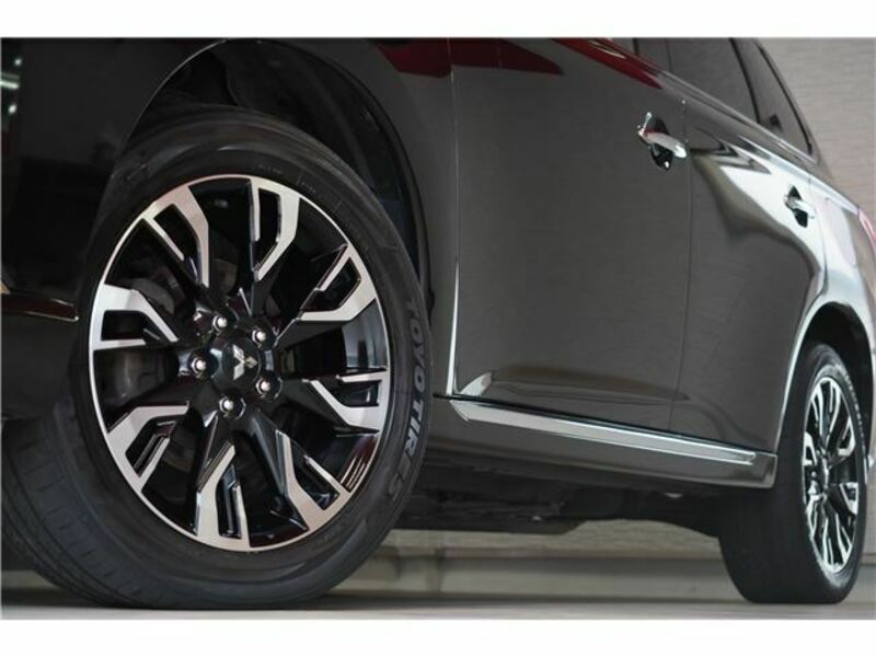 OUTLANDER PHEV-3