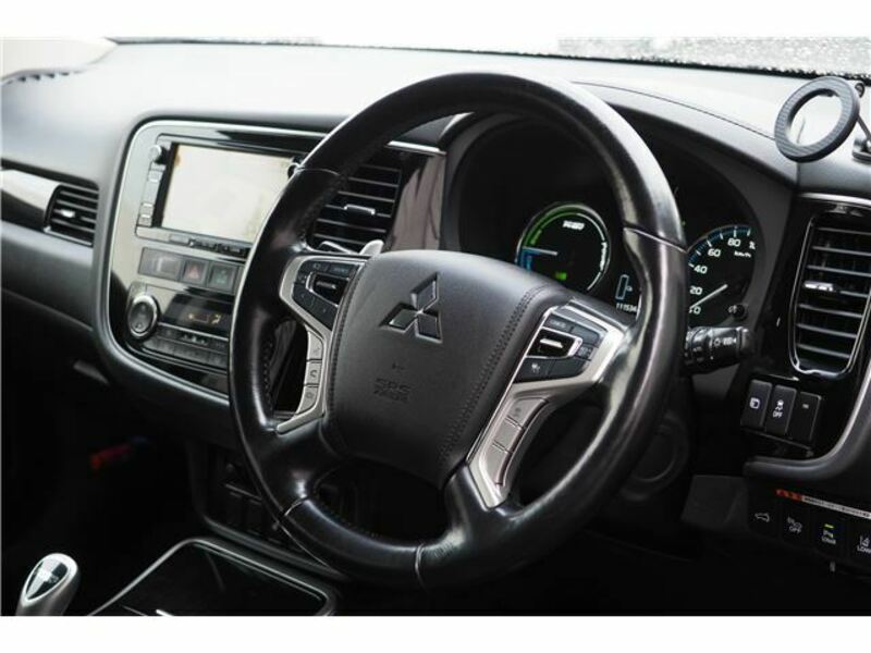 OUTLANDER PHEV-12