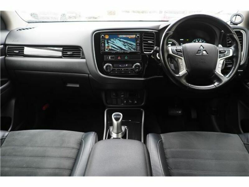 OUTLANDER PHEV-14