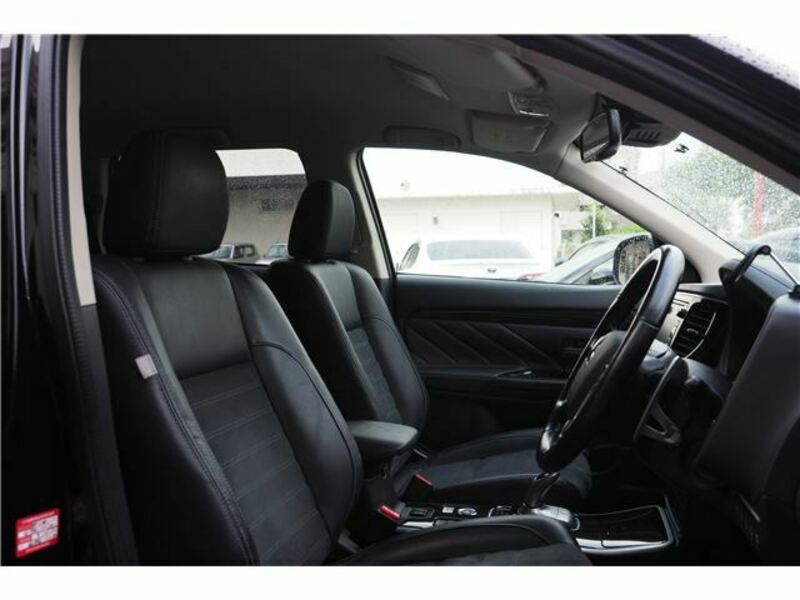 OUTLANDER PHEV-19