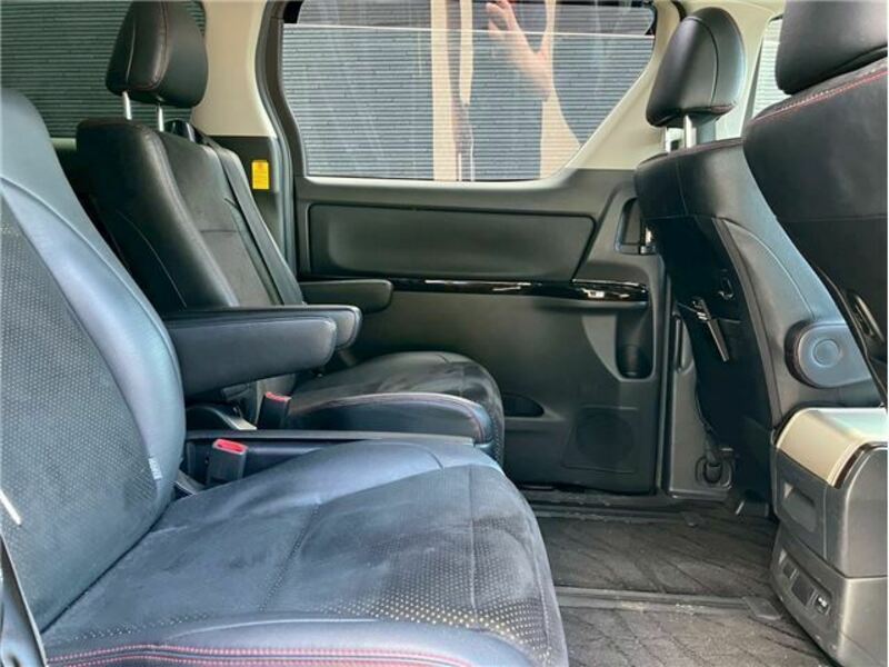 VELLFIRE-15
