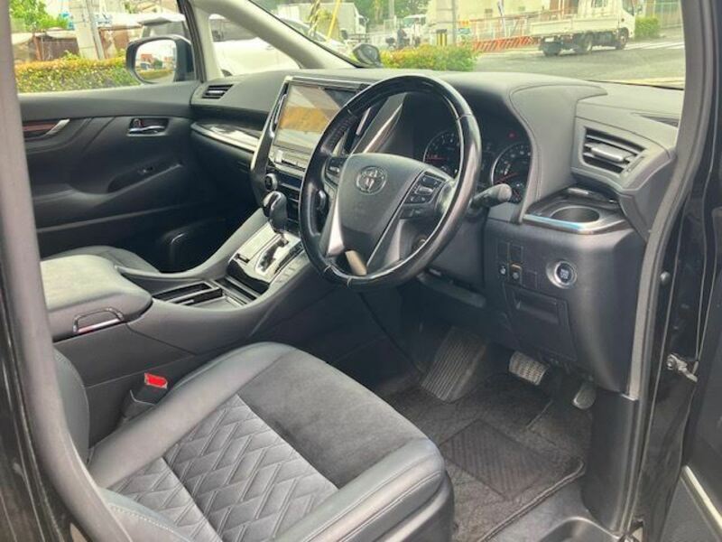 VELLFIRE-17