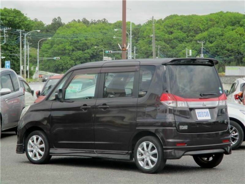 DELICA D2