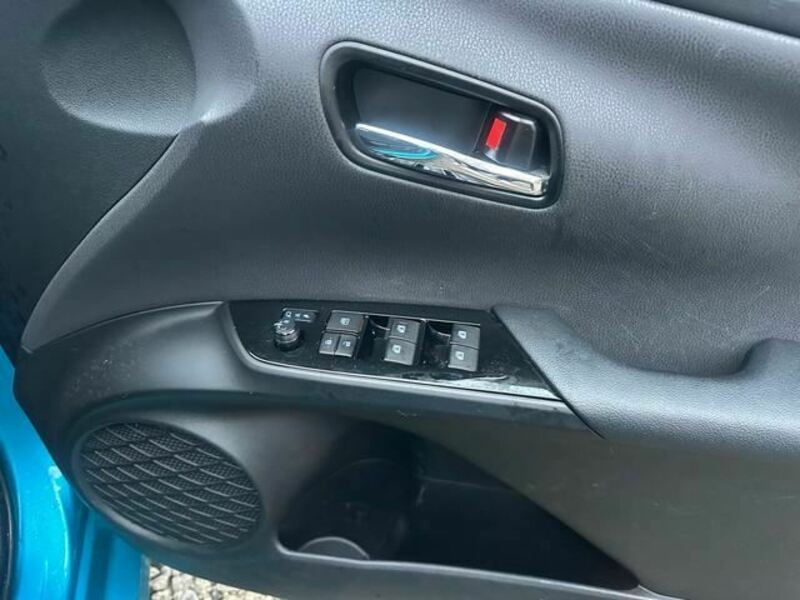PRIUS PHV-11