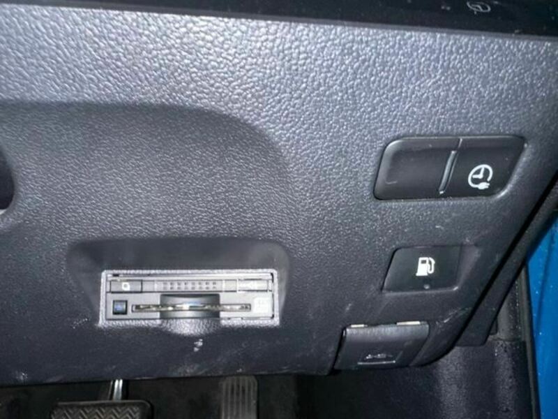 PRIUS PHV-16
