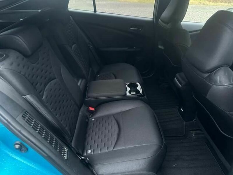 PRIUS PHV-36