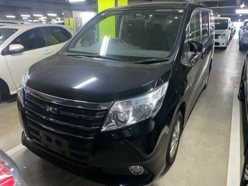TOYOTA　NOAH