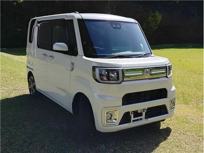 TOYOTA PIXIS MEGA