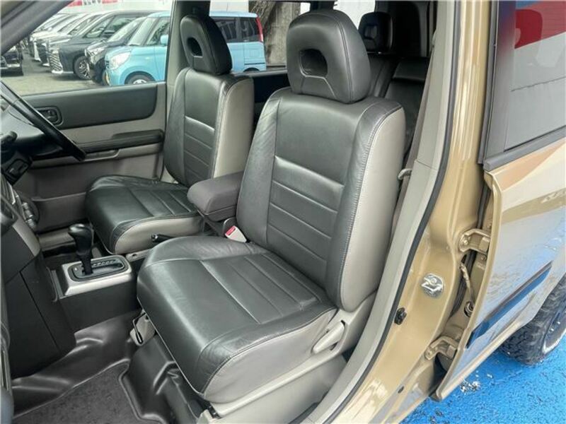 X-TRAIL