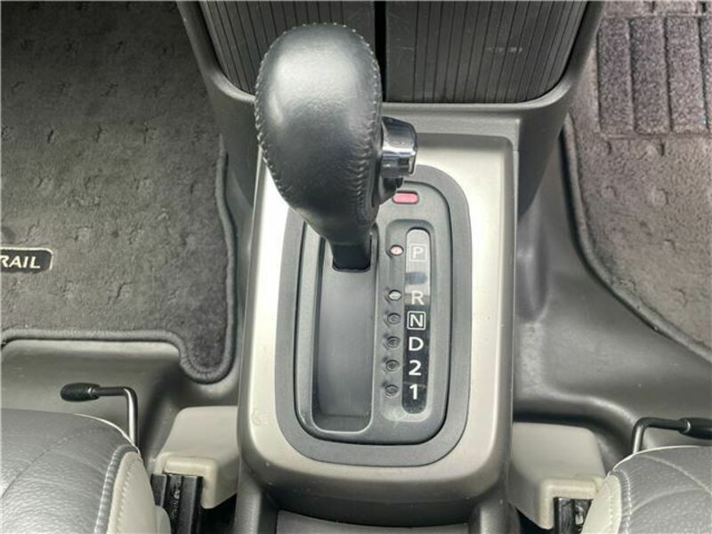 X-TRAIL