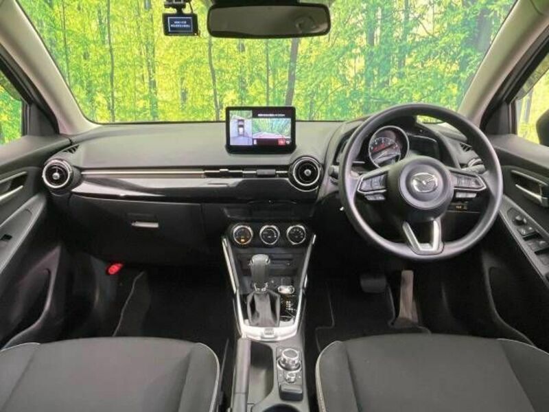 MAZDA2