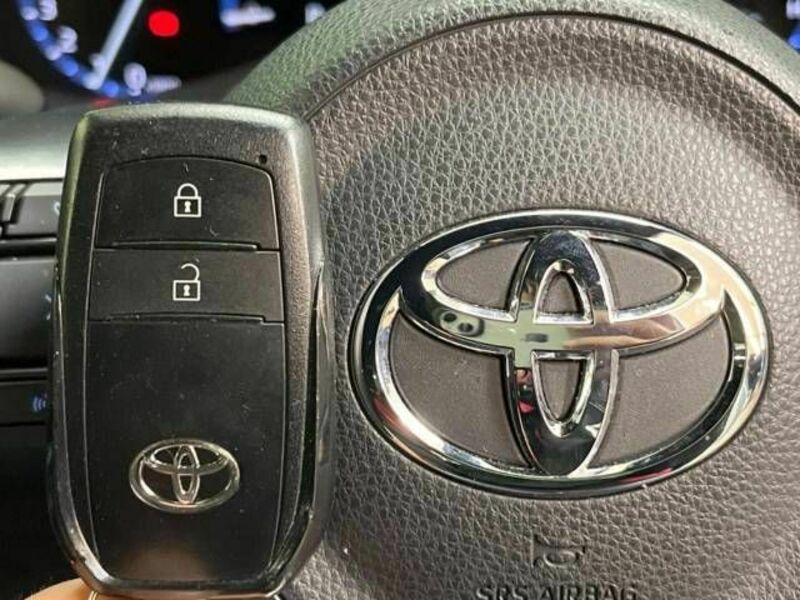 YARIS CROSS-7