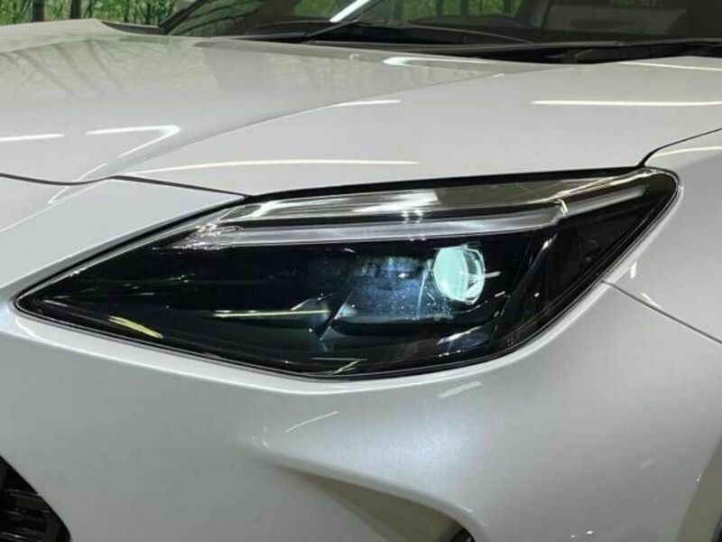 YARIS CROSS-12