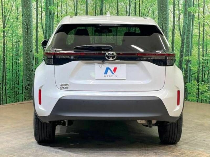 YARIS CROSS-15