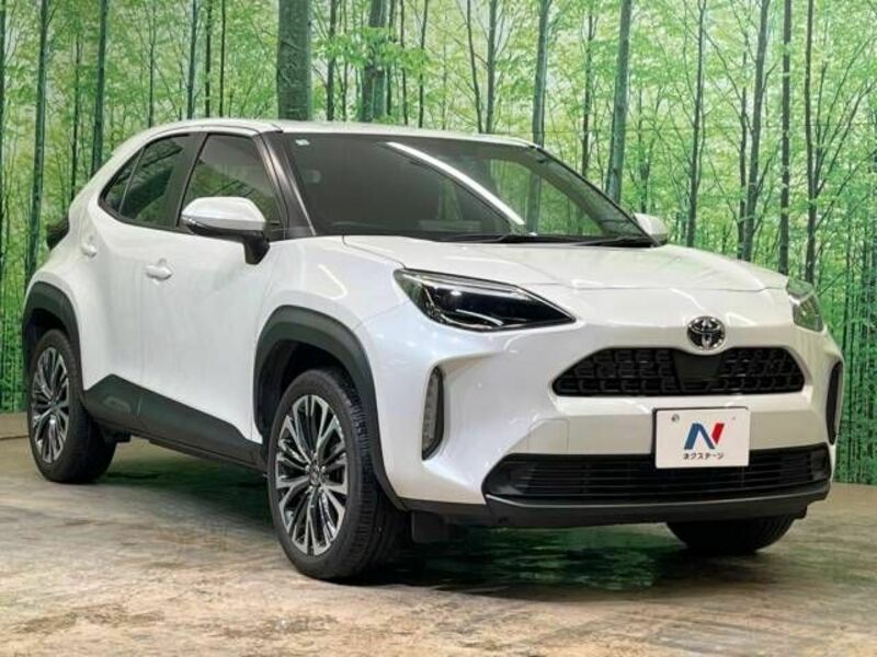 YARIS CROSS-16