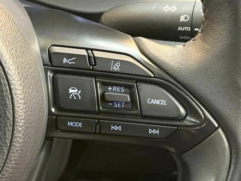 YARIS CROSS-4