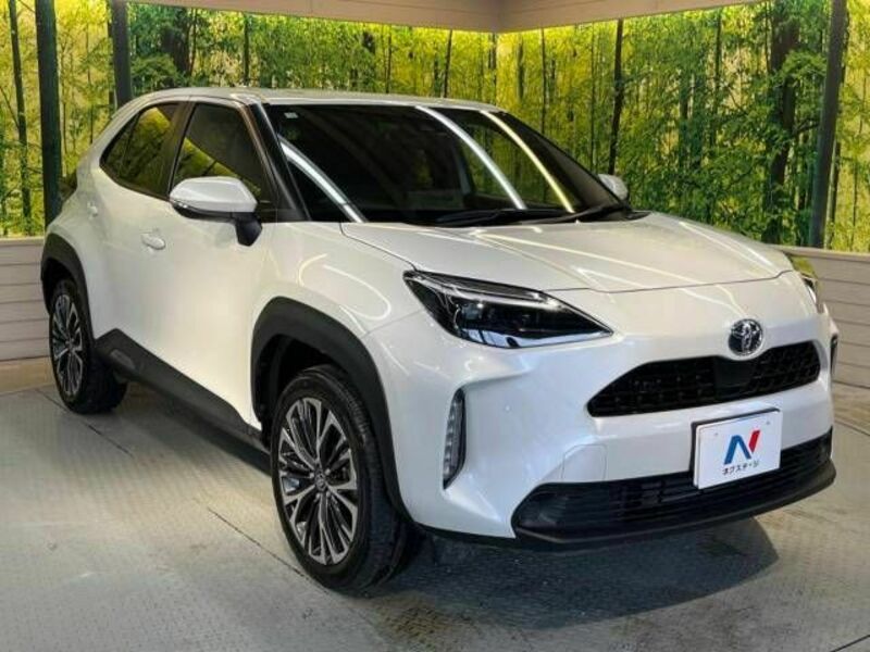 YARIS CROSS-16