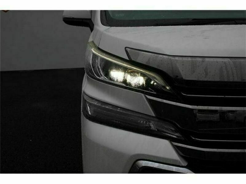 VELLFIRE-12