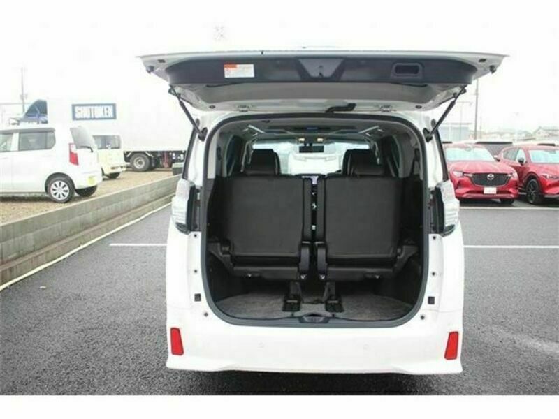 VELLFIRE-17
