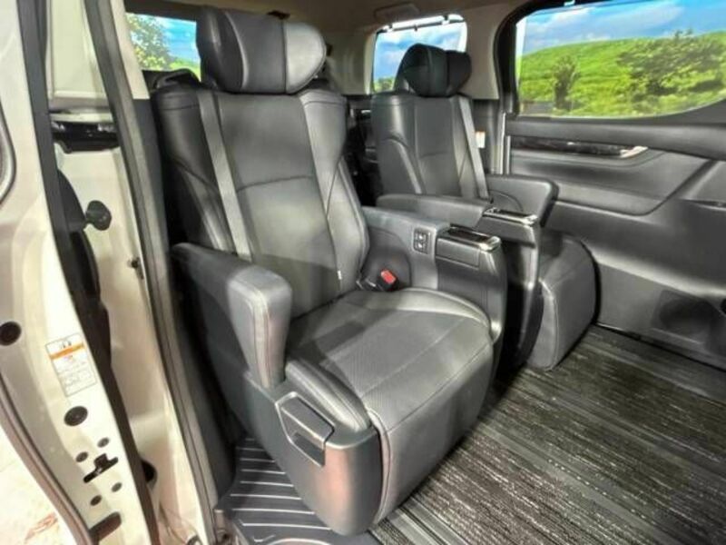 VELLFIRE-8