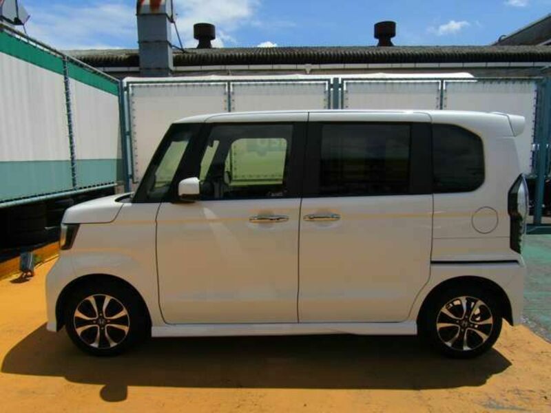 N BOX CUSTOM