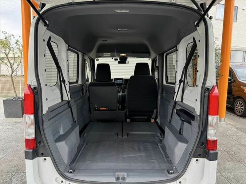N-VAN