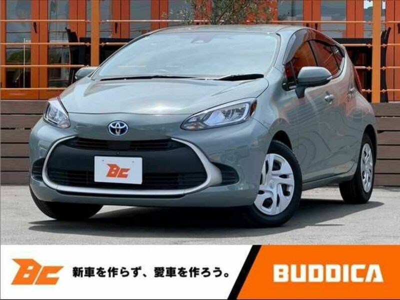 TOYOTA　AQUA