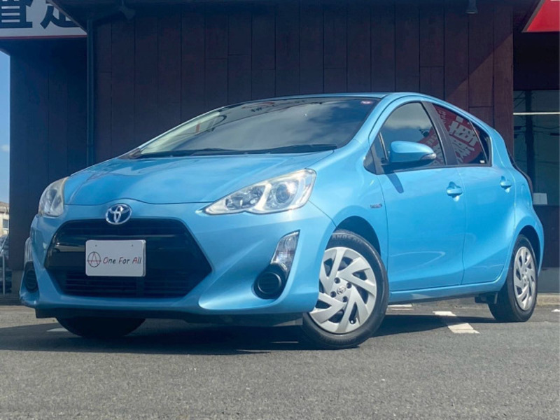 TOYOTA　AQUA
