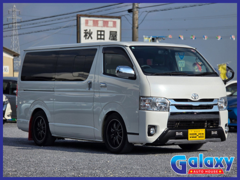 TOYOTA HIACE VAN
