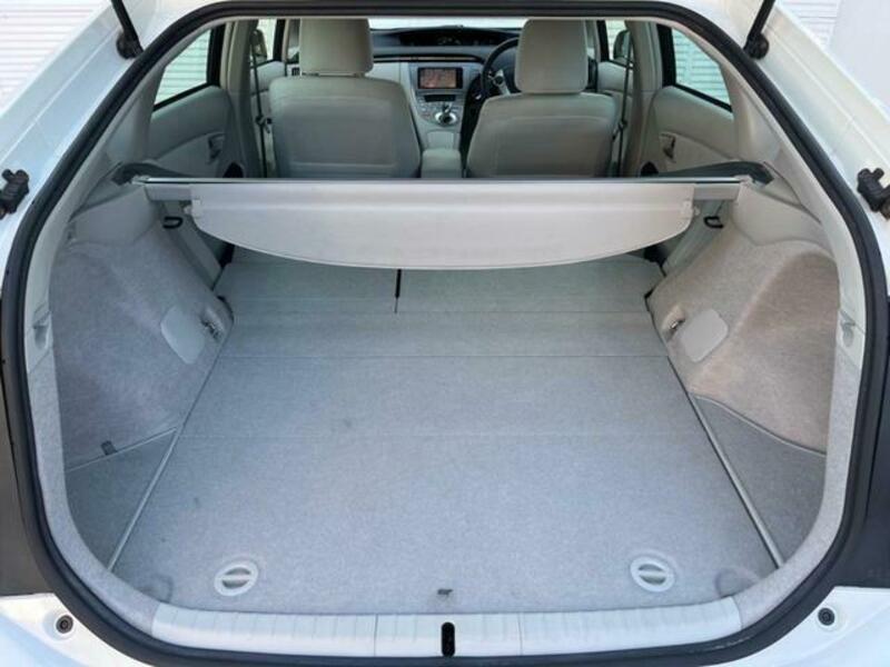 PRIUS-10