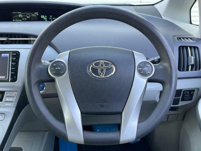 PRIUS-11