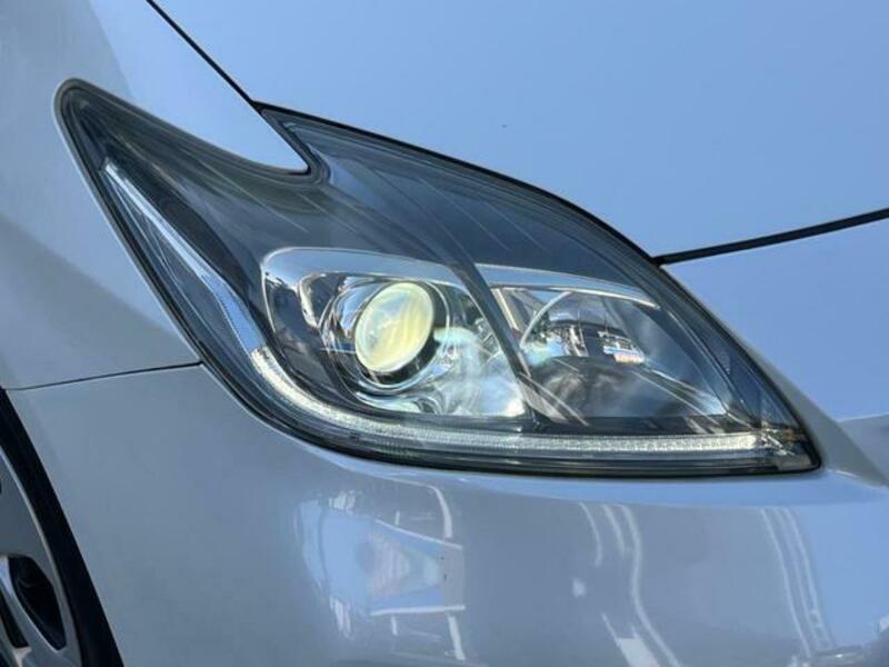 PRIUS-12