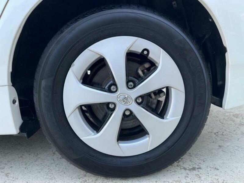 PRIUS-13