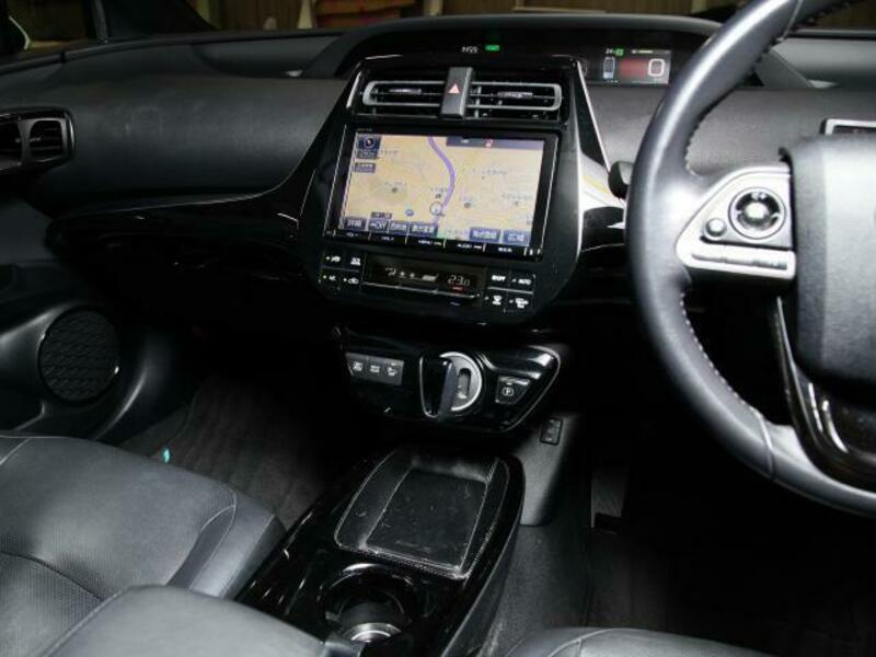 PRIUS-4