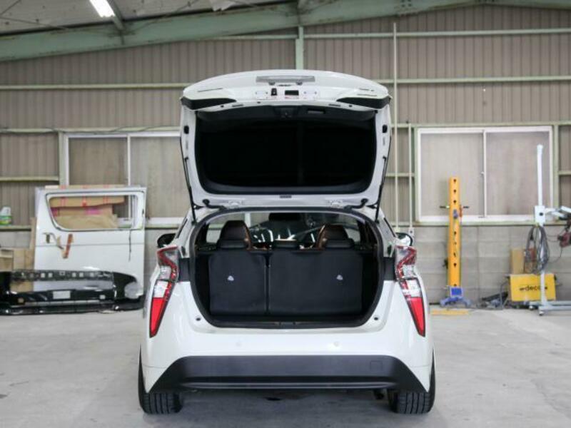 PRIUS-15
