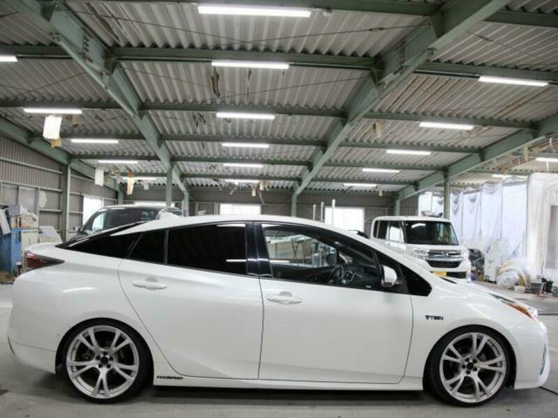 PRIUS-18