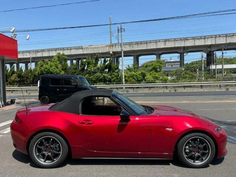 ROADSTER