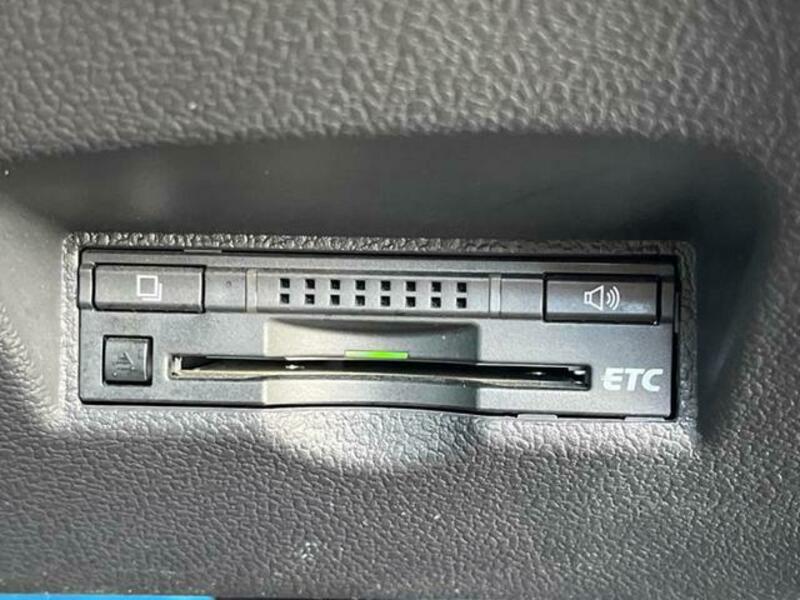 PRIUS-4