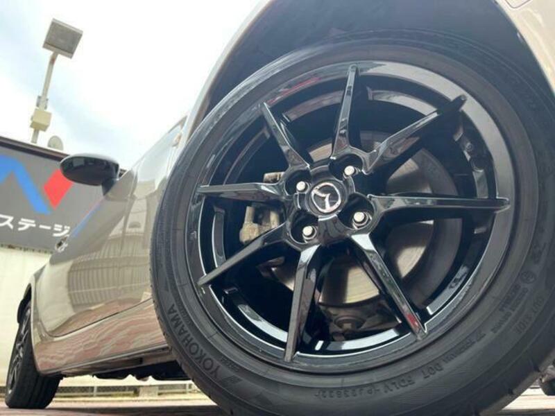 ROADSTER-12