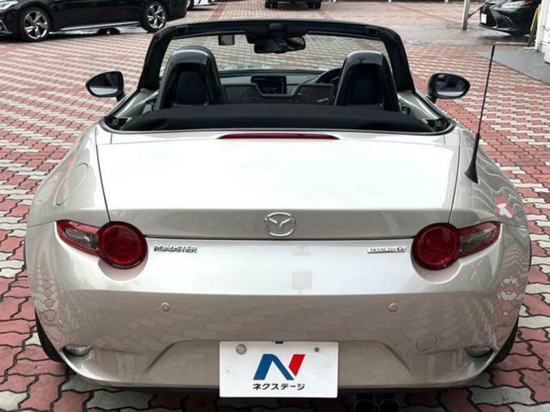 ROADSTER-14