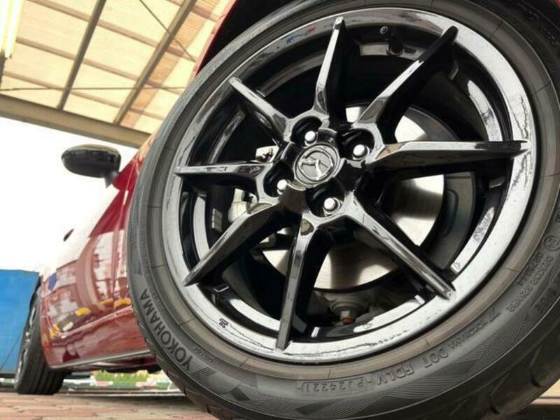 ROADSTER-12