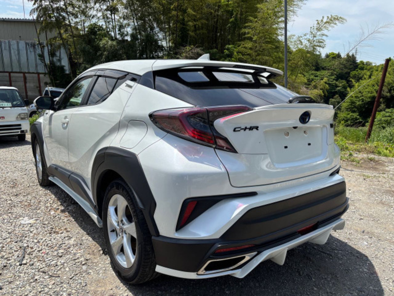 C-HR-4