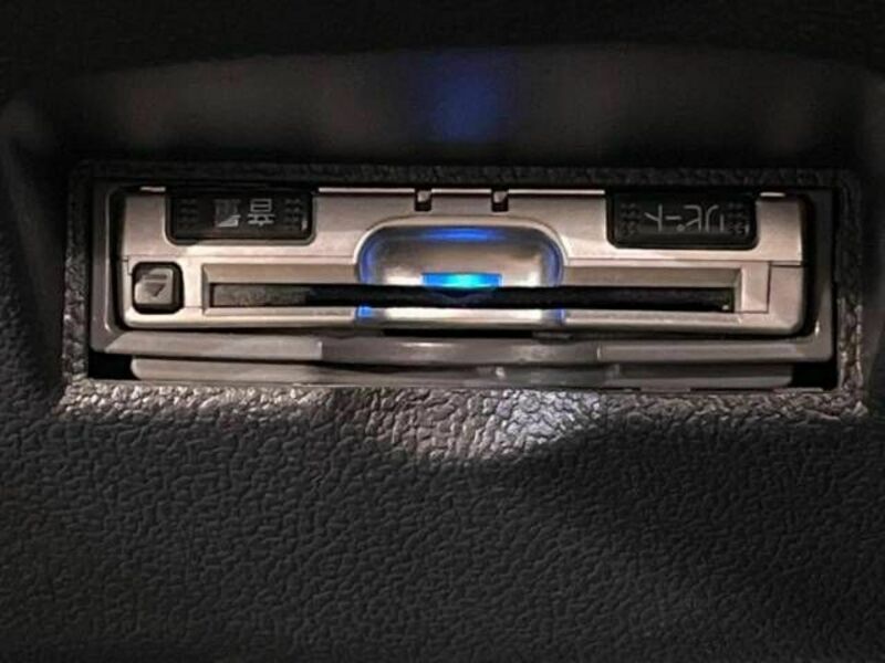 PRIUS-8