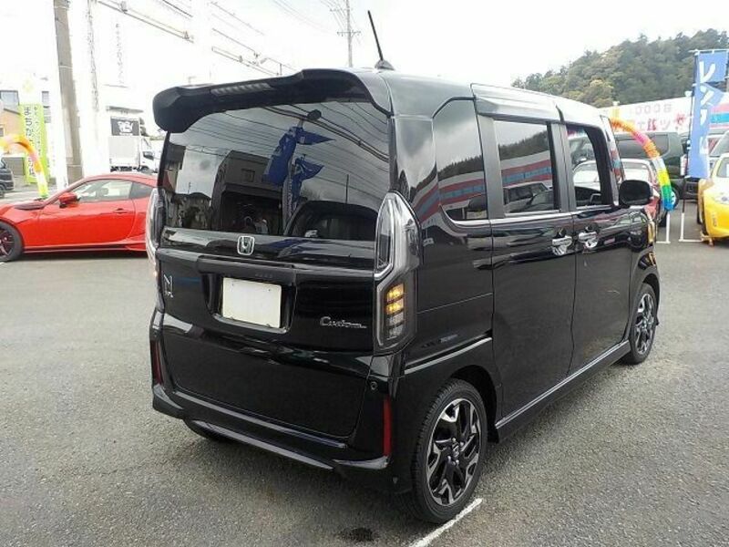 N BOX CUSTOM