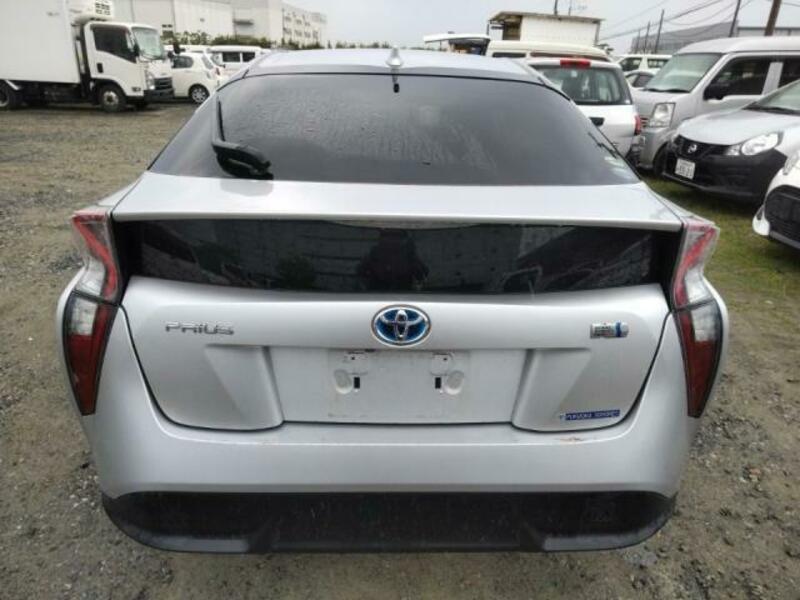 PRIUS-4
