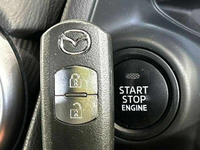 MAZDA2