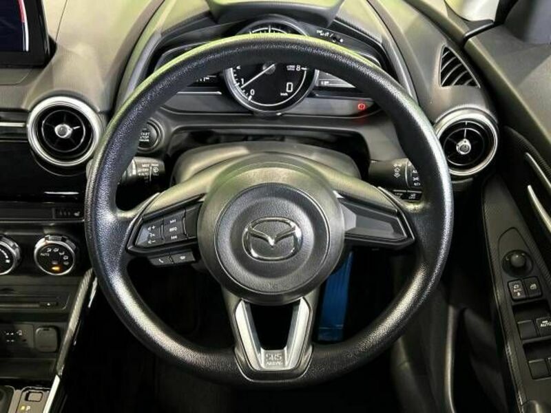 MAZDA2
