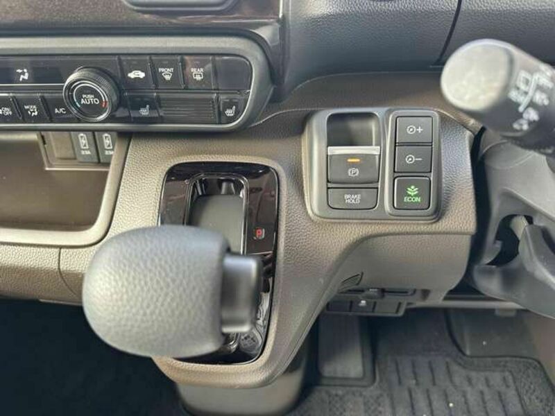 N BOX