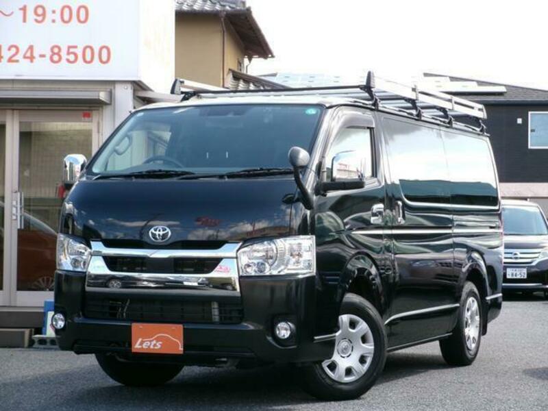 TOYOTA　HIACE VAN